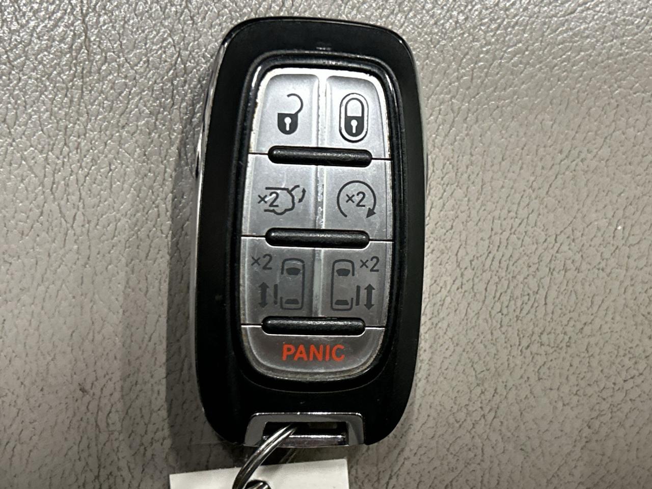 2021 Chrysler Pacifica TOURING L PLUS | 7-PASS | HTD LEATHER | CARPLAY Photo4