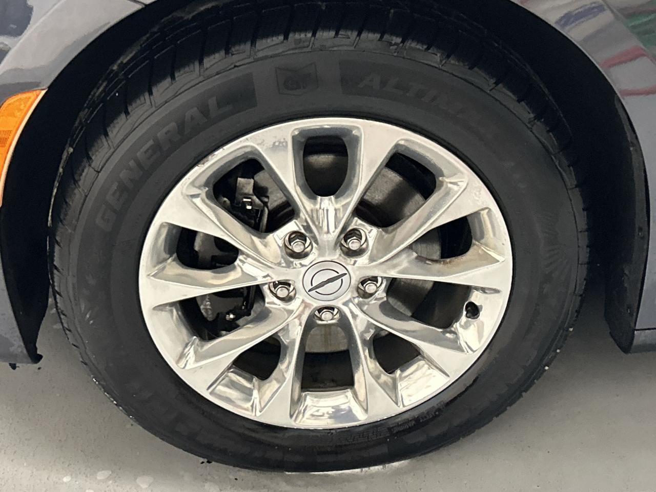 2021 Chrysler Pacifica TOURING L PLUS | 7-PASS | HTD LEATHER | CARPLAY Photo