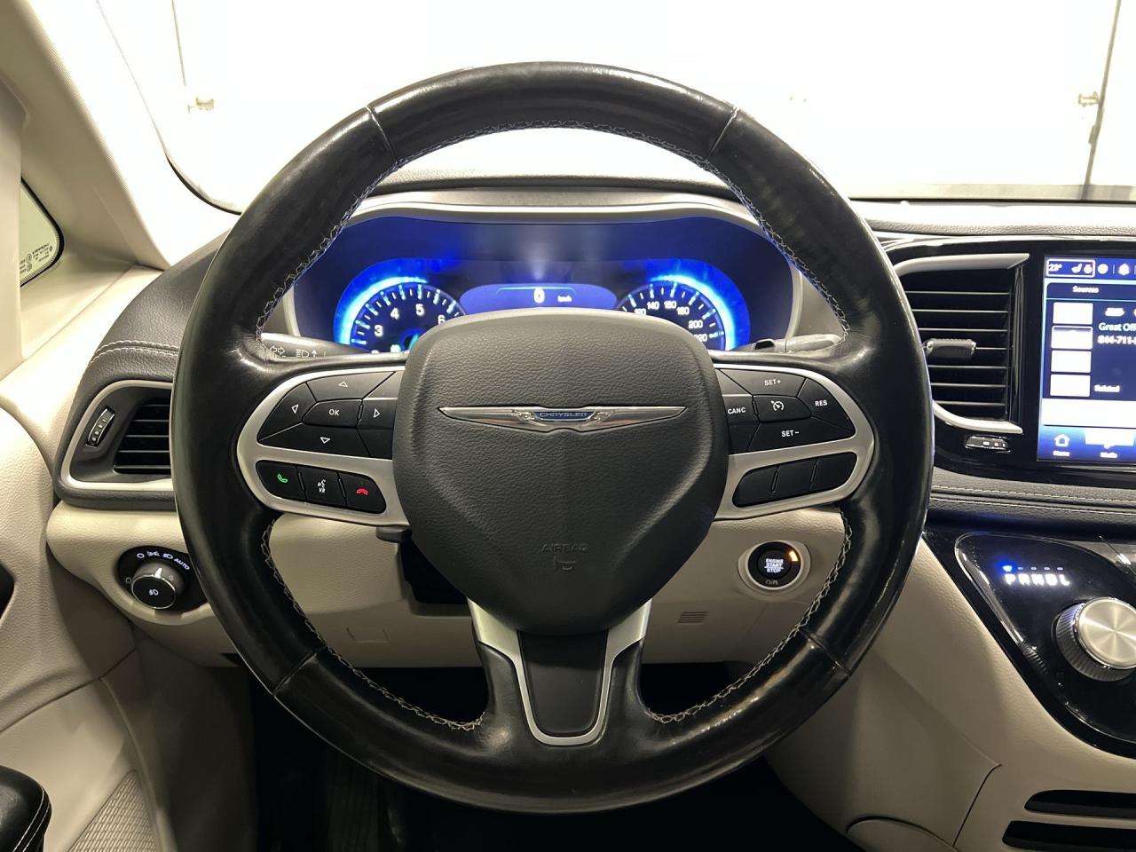 2021 Chrysler Pacifica TOURING L PLUS | 7-PASS | HTD LEATHER | CARPLAY Photo