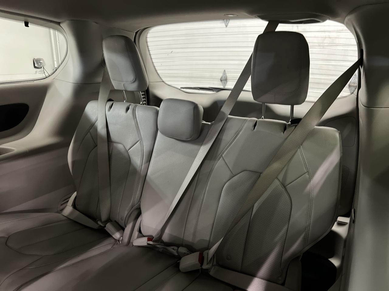 2021 Chrysler Pacifica TOURING L PLUS | 7-PASS | HTD LEATHER | CARPLAY Photo