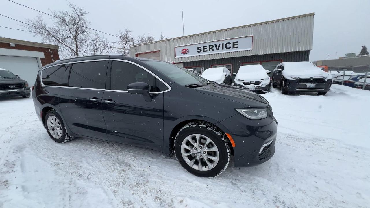 2021 Chrysler Pacifica TOURING L PLUS | 7-PASS | HTD LEATHER | CARPLAY Photo