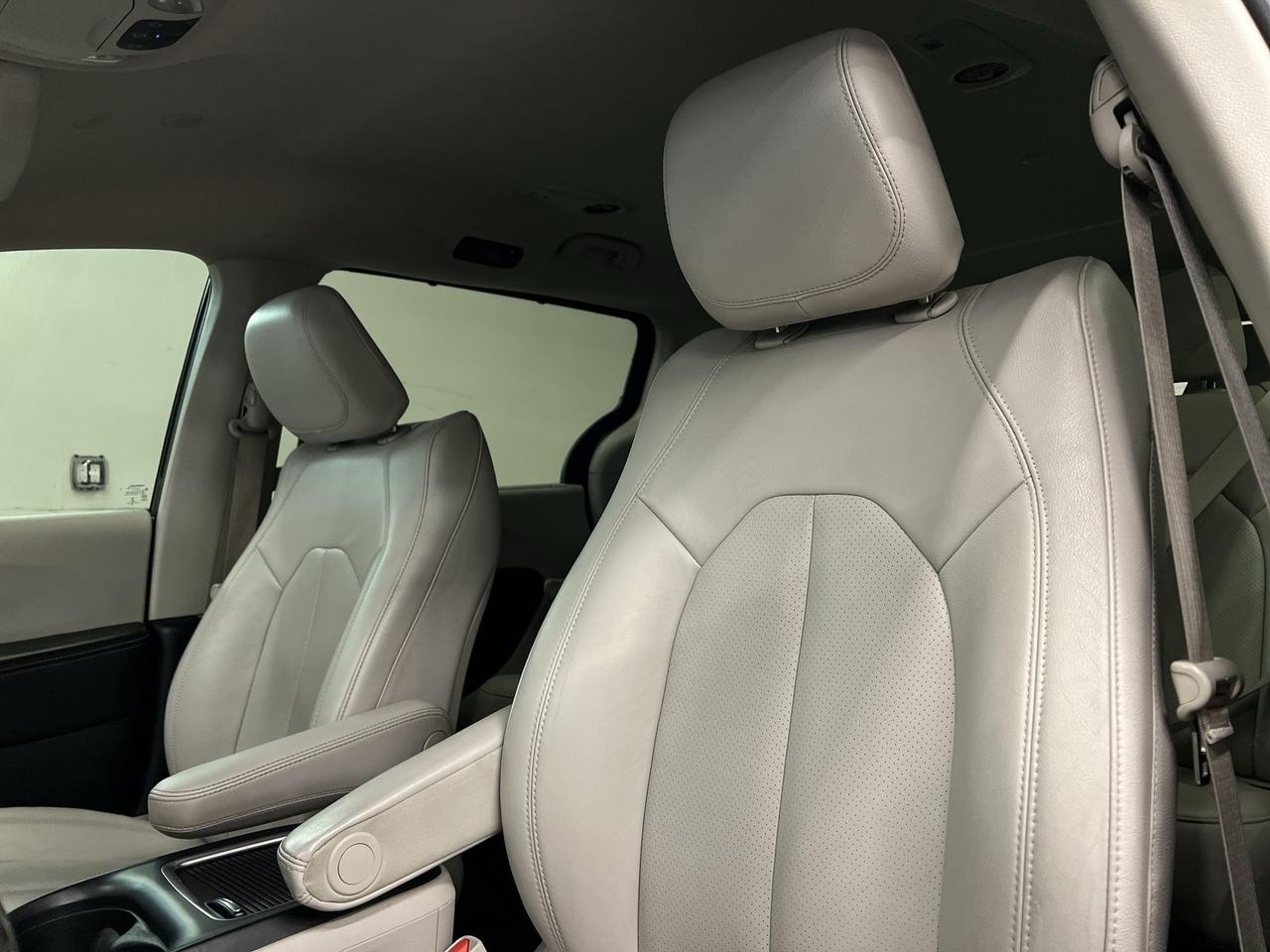 2021 Chrysler Pacifica TOURING L PLUS | 7-PASS | HTD LEATHER | CARPLAY Photo