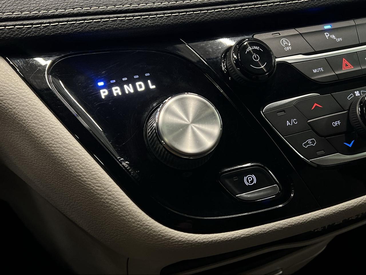 2021 Chrysler Pacifica TOURING L PLUS | 7-PASS | HTD LEATHER | CARPLAY Photo