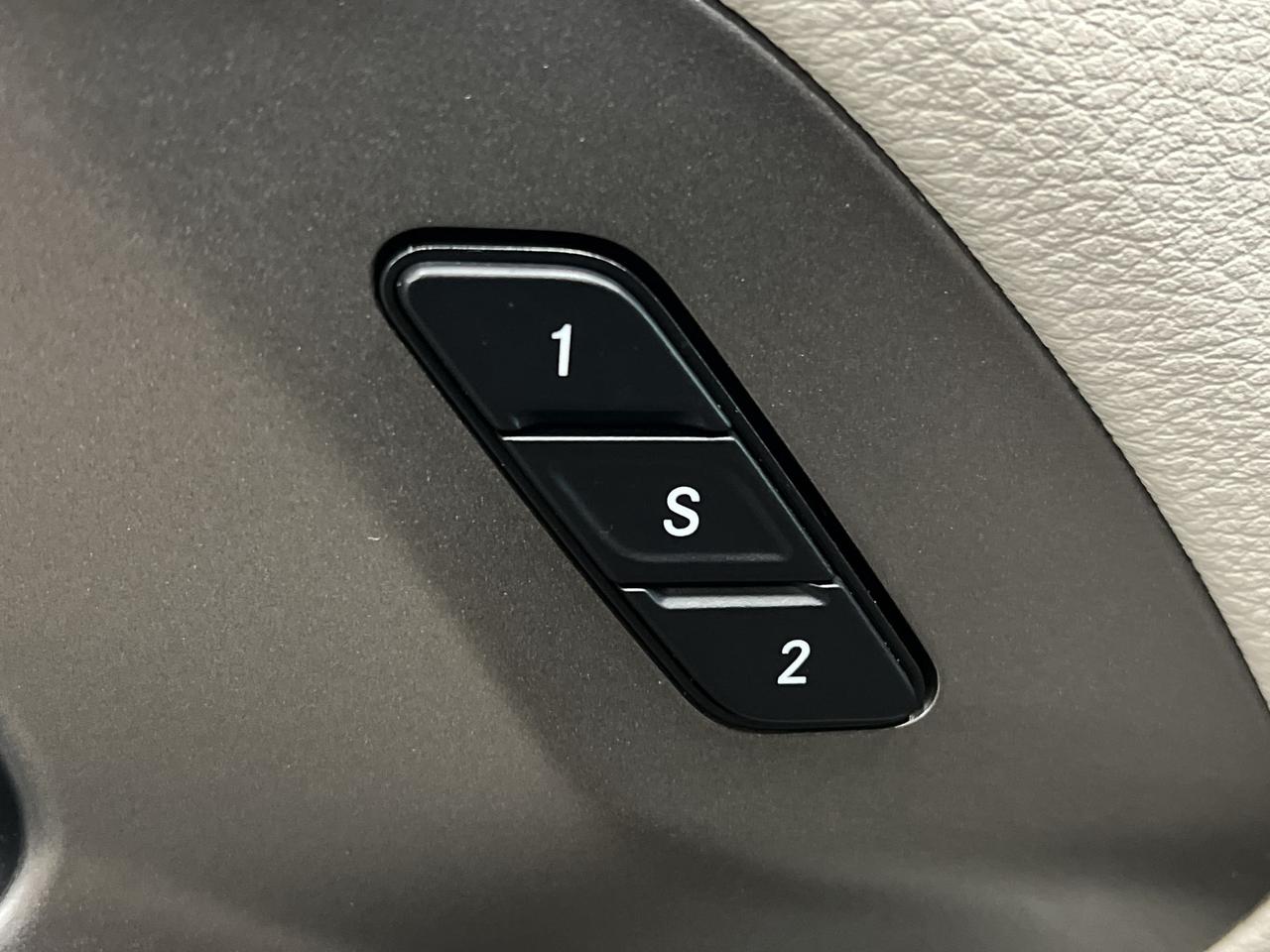 2021 Chrysler Pacifica TOURING L PLUS | 7-PASS | HTD LEATHER | CARPLAY Photo