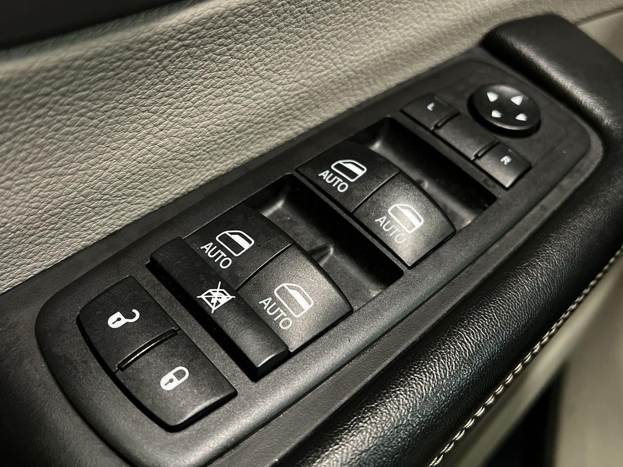 2021 Chrysler Pacifica TOURING L PLUS | 7-PASS | HTD LEATHER | CARPLAY Photo