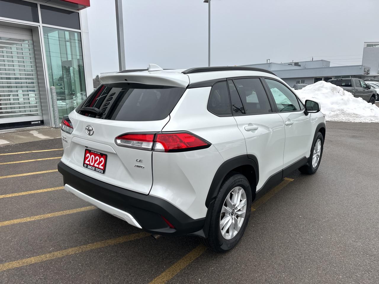 2022 Toyota Corolla Cross LE Photo4