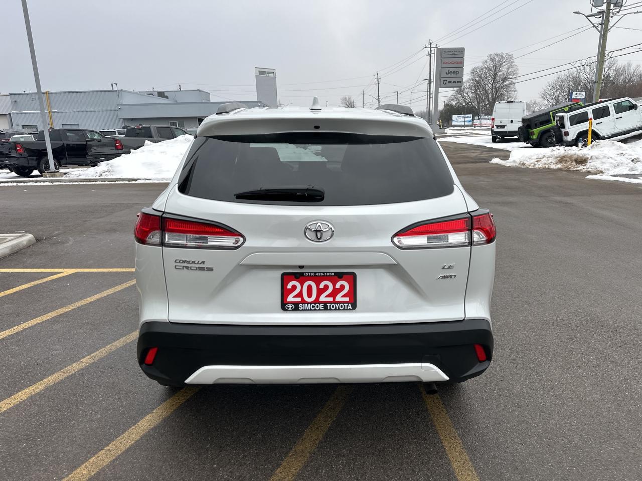 2022 Toyota Corolla Cross LE Photo