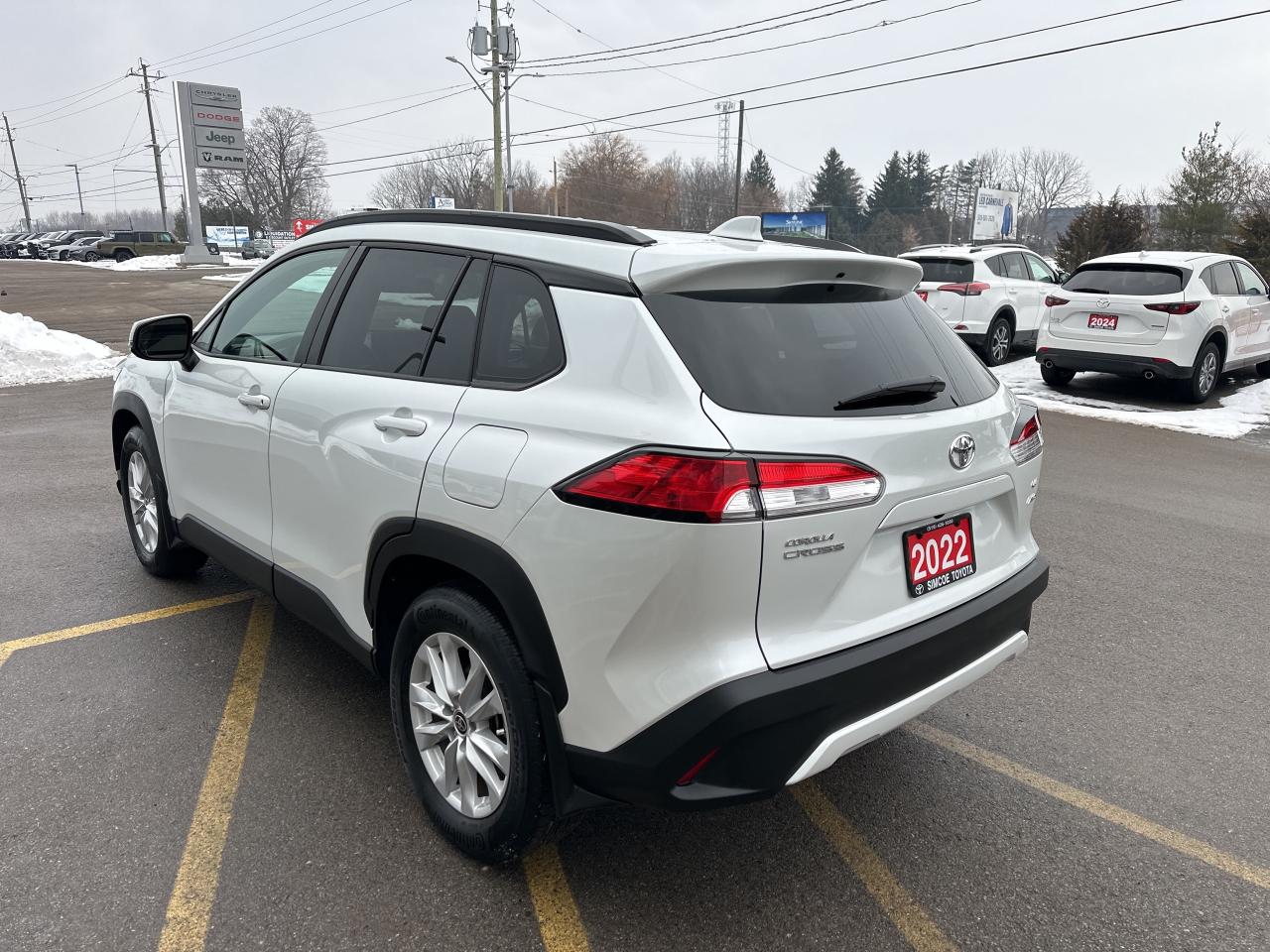 2022 Toyota Corolla Cross LE Photo