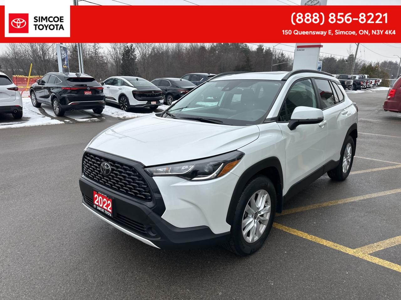 2022 Toyota Corolla Cross LE Photo0