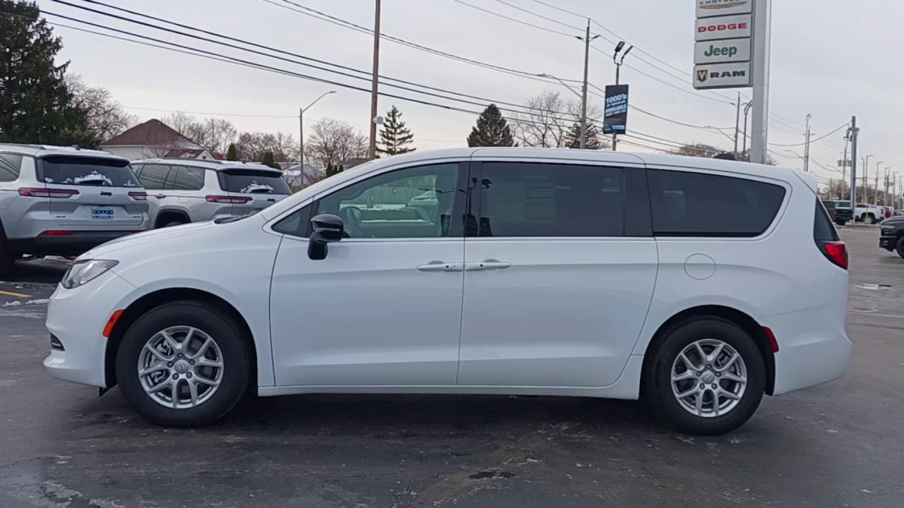 2026 Dodge Grand Caravan SXT 2WD Photo4