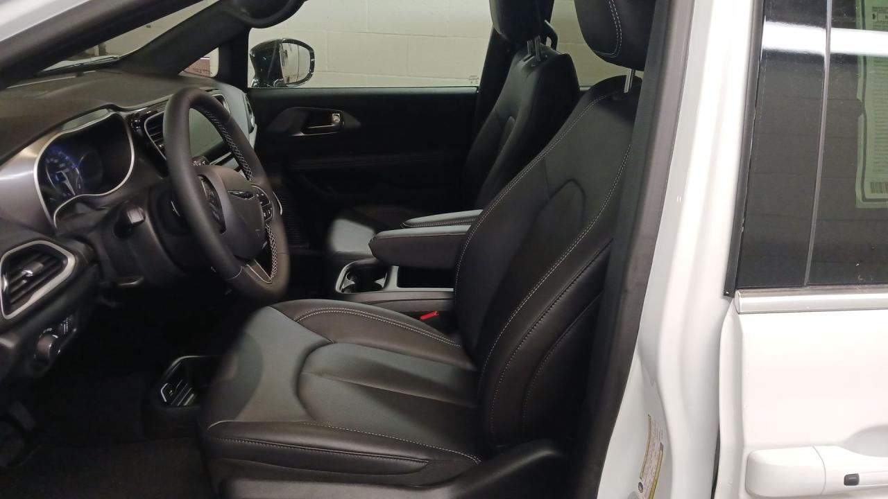 2026 Dodge Grand Caravan SXT 2WD Photo