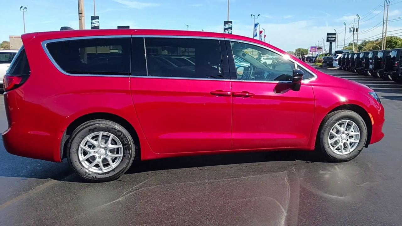 2026 Dodge Grand Caravan SXT 2WD Photo