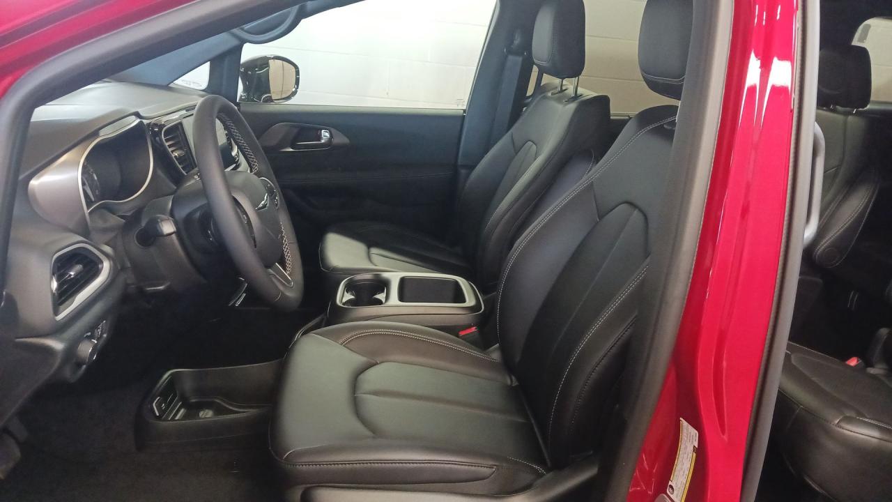 2026 Dodge Grand Caravan SXT 2WD Photo