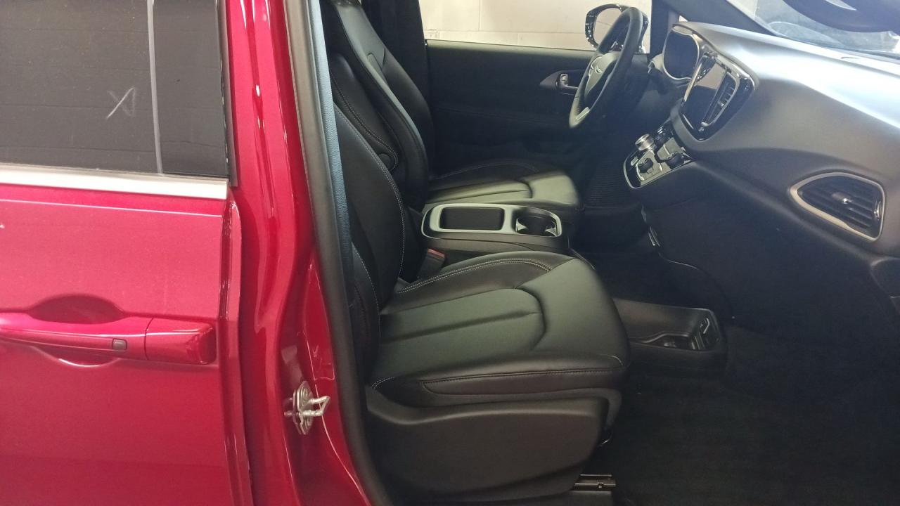 2026 Dodge Grand Caravan SXT 2WD Photo