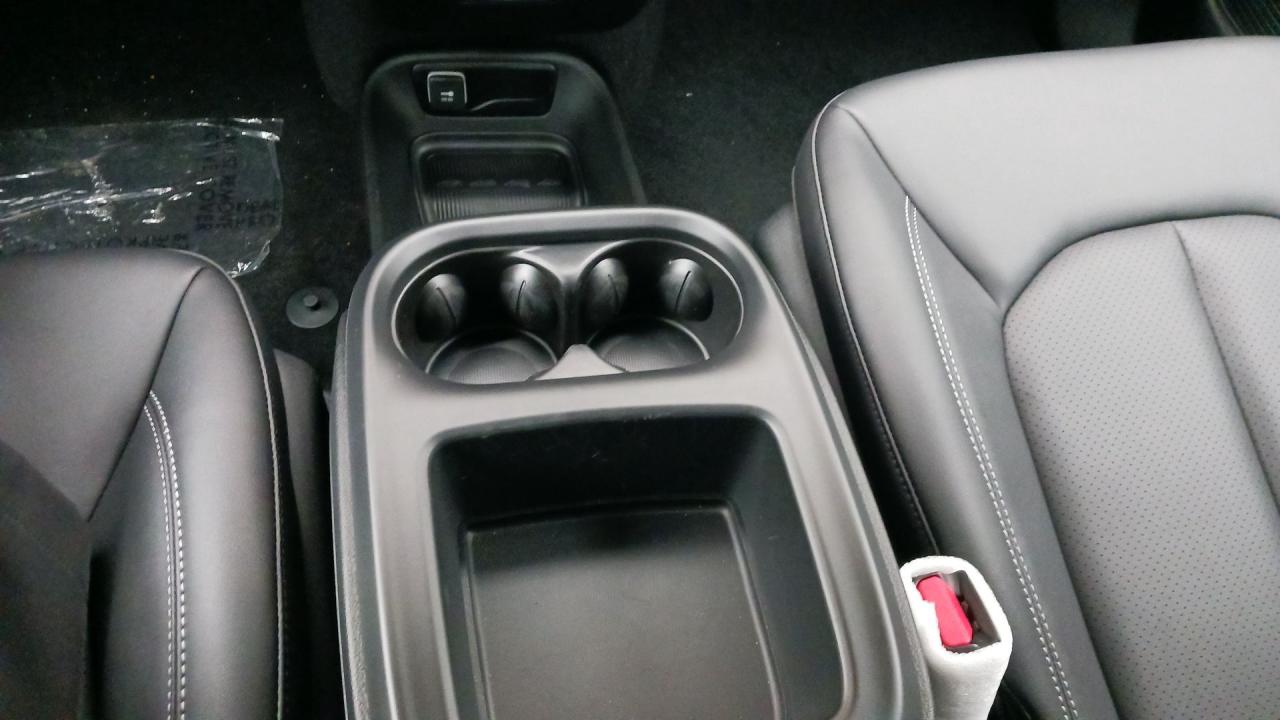 2026 Dodge Grand Caravan SXT 2WD Photo