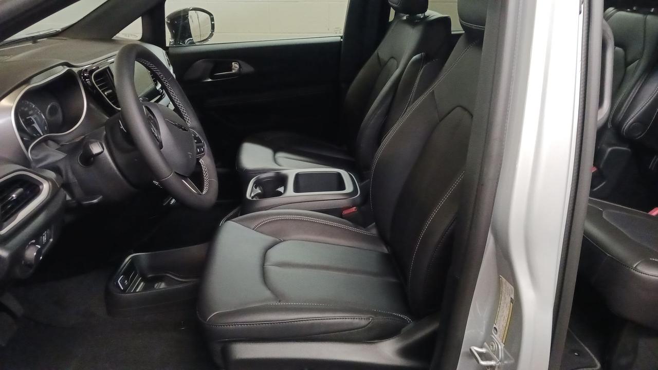 2026 Dodge Grand Caravan SXT 2WD Photo