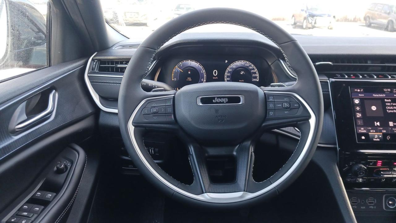 2025 Jeep Grand Cherokee L ALTITUDE 4X4 Photo