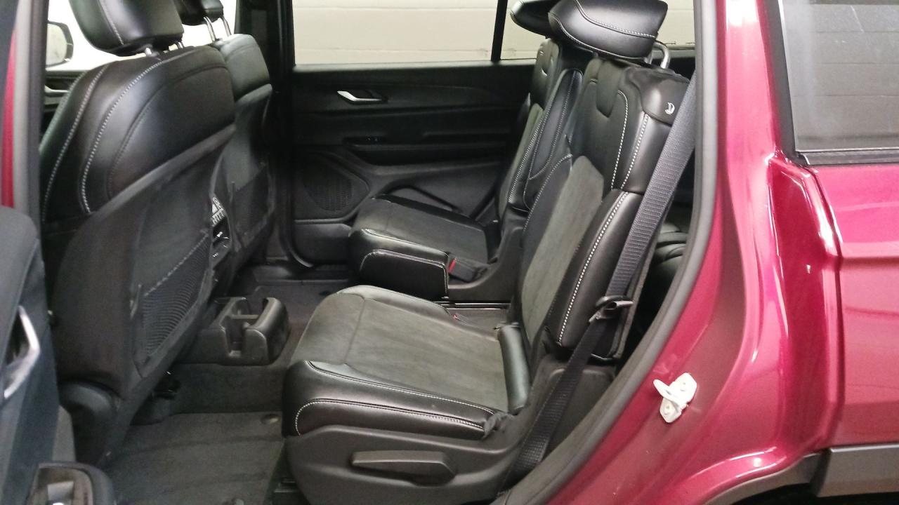 2025 Jeep Grand Cherokee L ALTITUDE 4X4 Photo