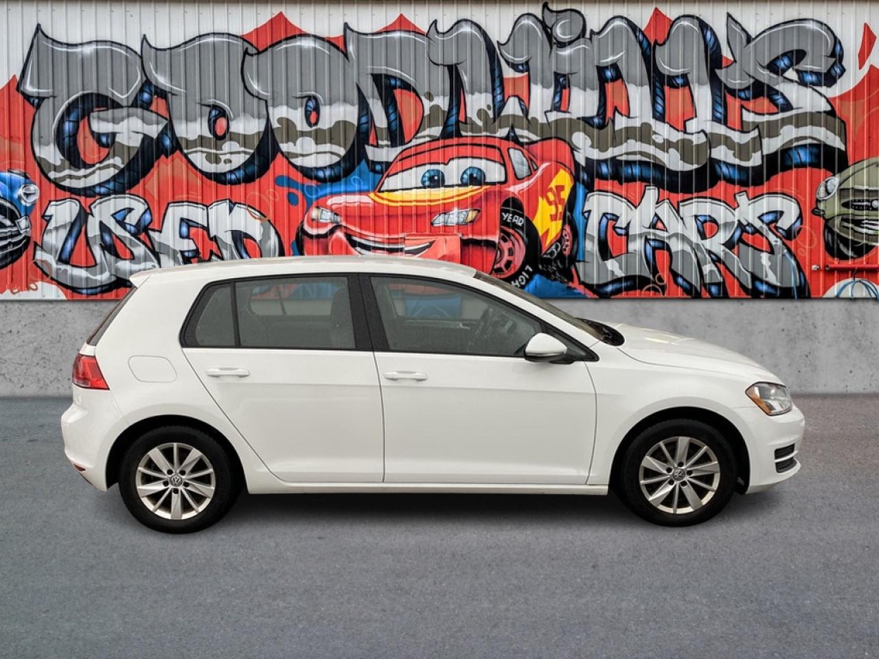 2016 Volkswagen Golf S, STANDARD TRANSMISSION, BACKUP CAM, HEATED SEATS - Photo #1