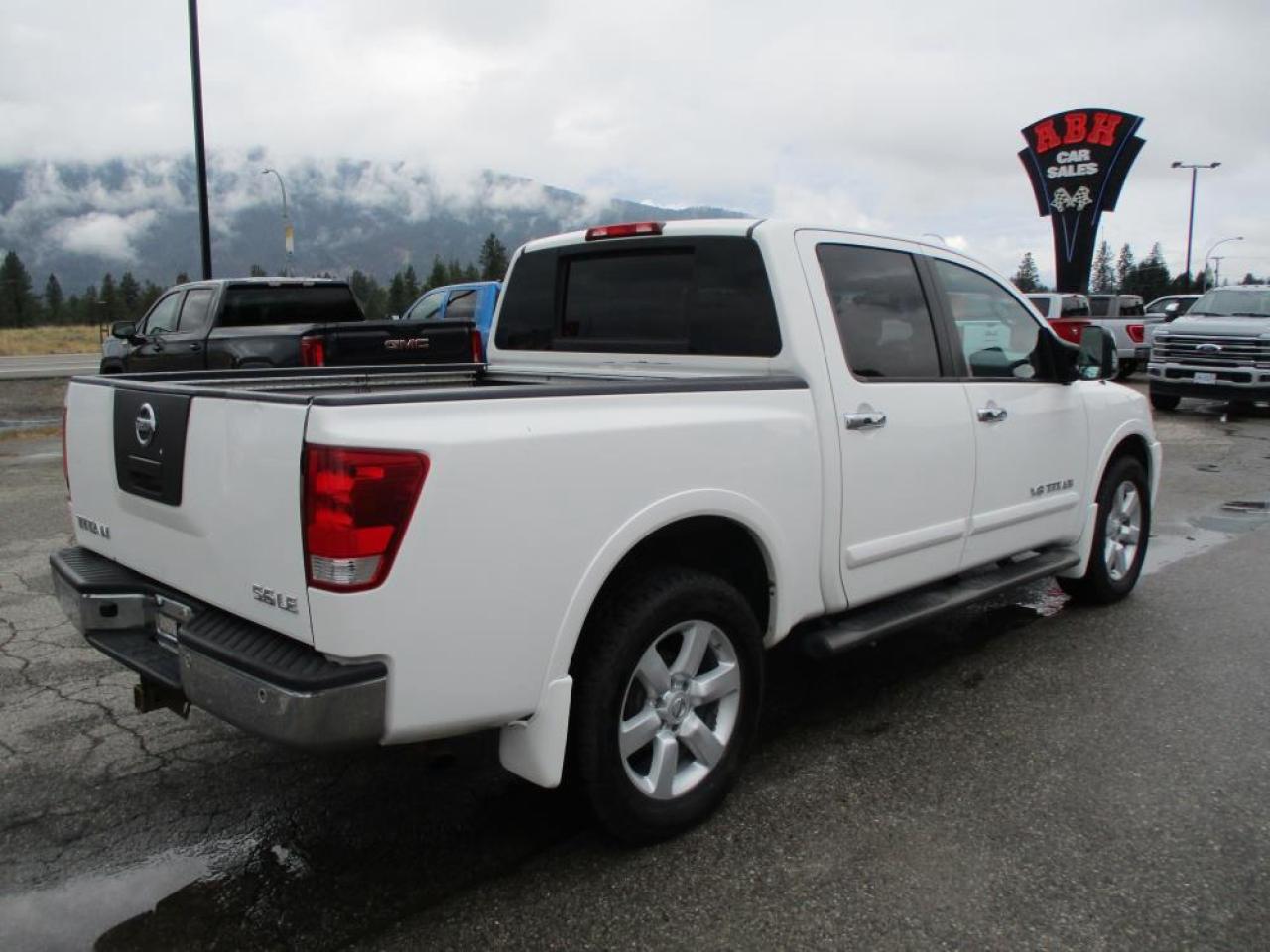 2009 Nissan Titan LE Crew Cab 4x4 Photo4