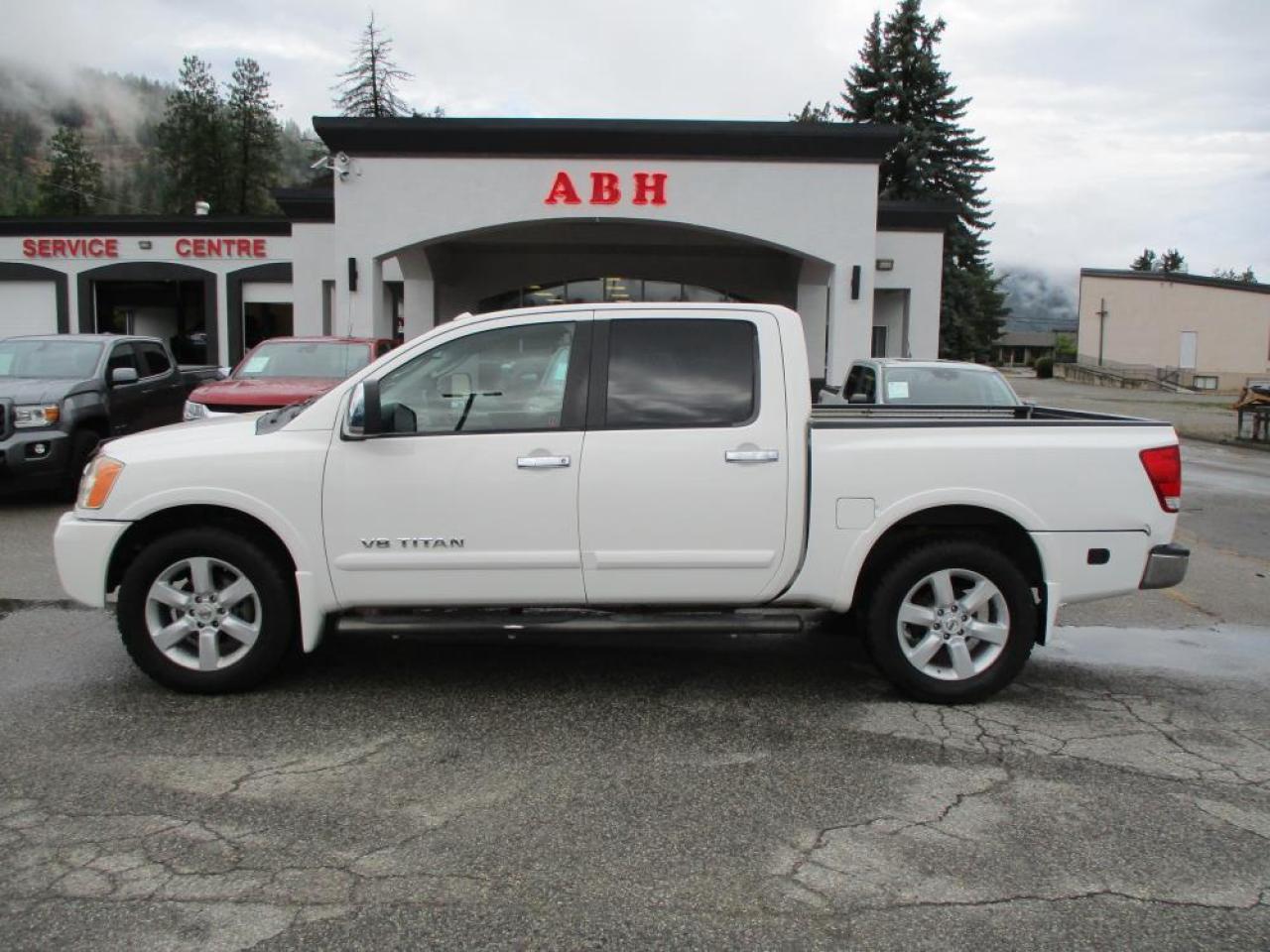 2009 Nissan Titan LE Crew Cab 4x4 - Photo #3