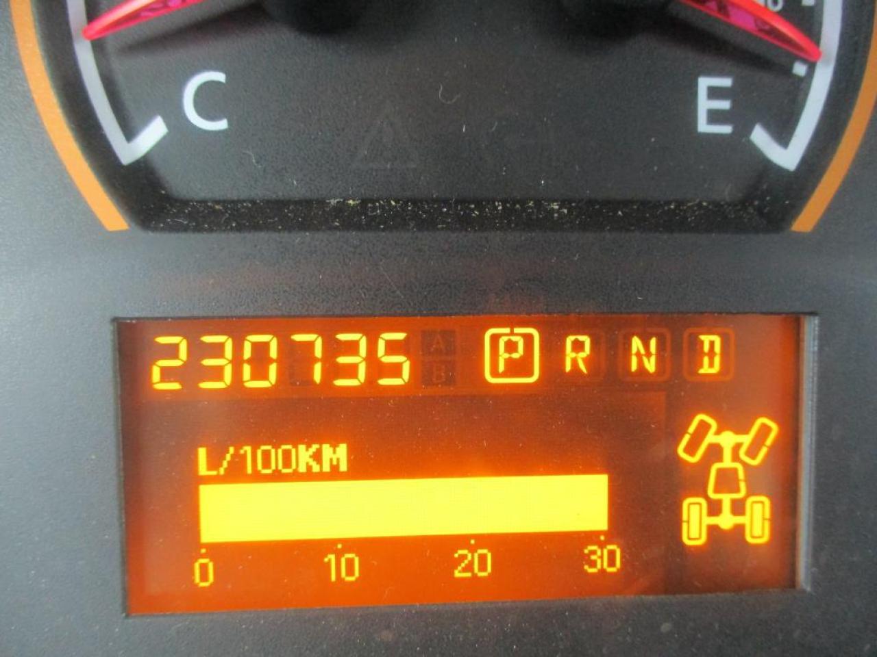 2009 Nissan Titan LE Crew Cab 4x4 - Photo #16