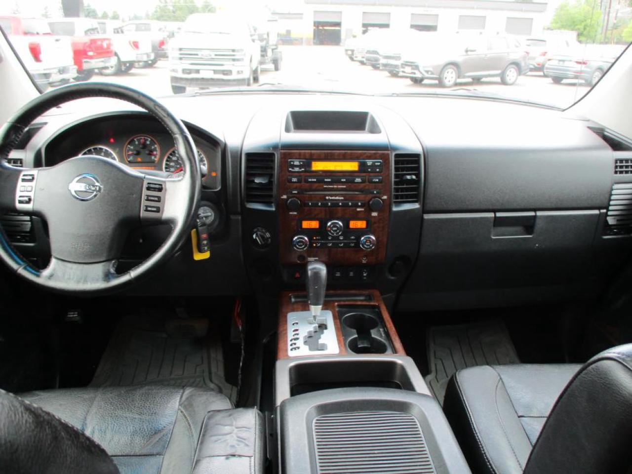 2009 Nissan Titan LE Crew Cab 4x4 - Photo #18