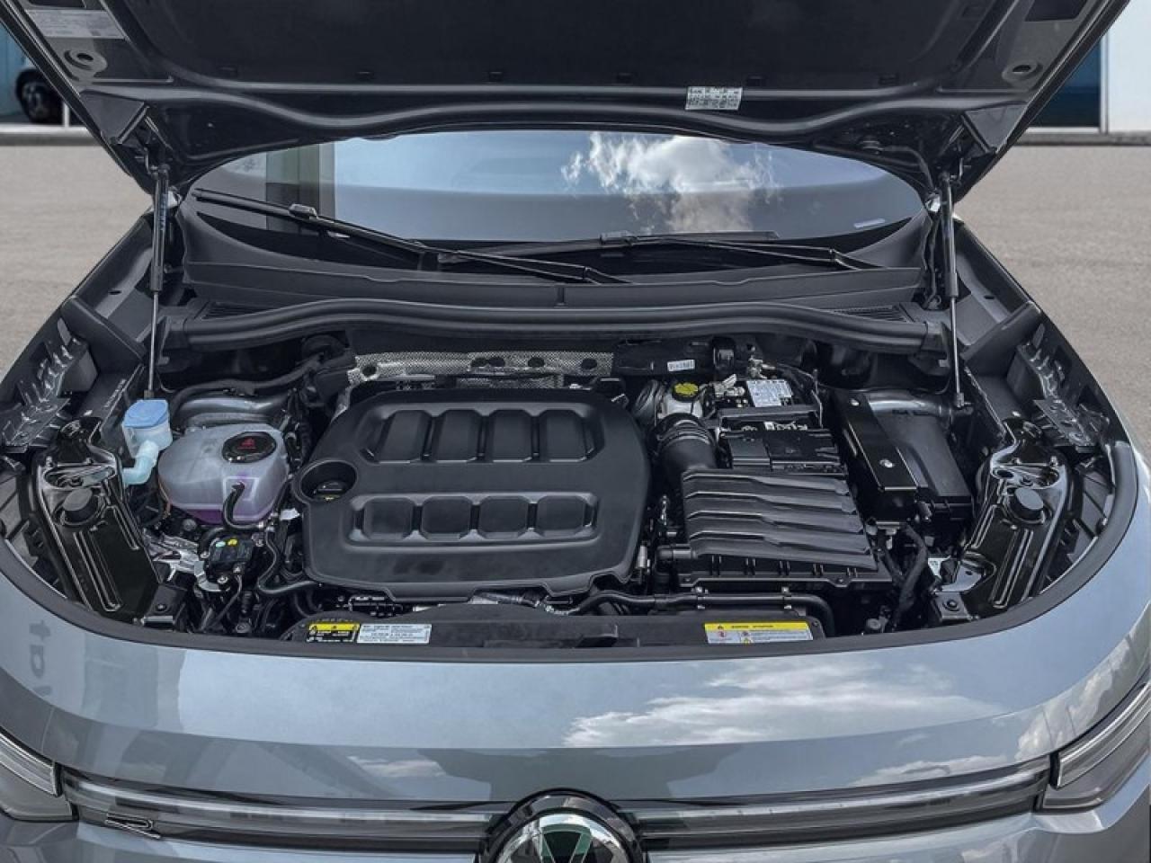 2026 Volkswagen Tiguan Highline Turbo R-Line Photo