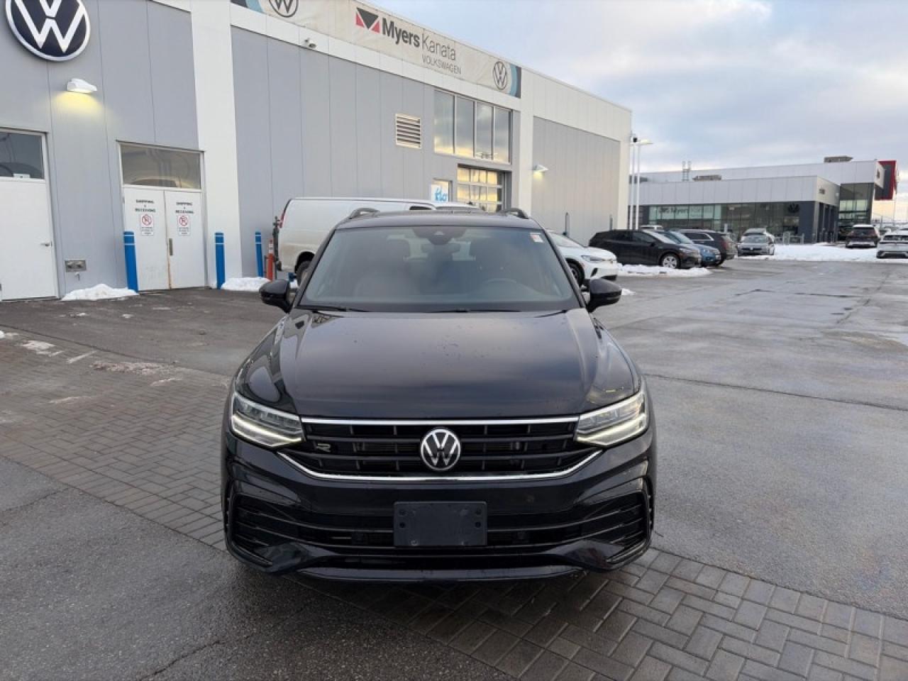 2023 Volkswagen Tiguan Comfortline R-Line Black Edition Photo