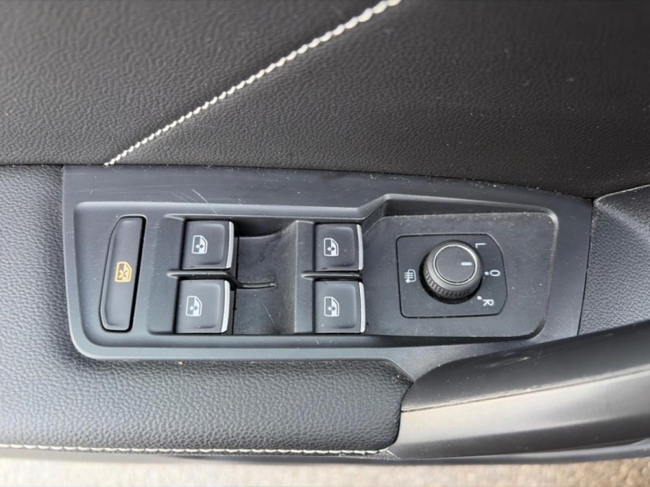 2023 Volkswagen Tiguan Comfortline R-Line Black Edition Photo