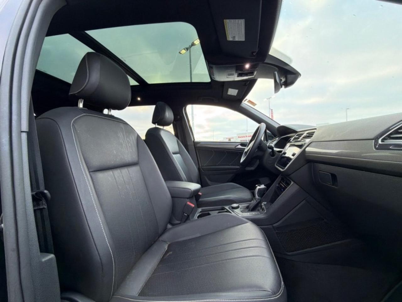 2023 Volkswagen Tiguan Comfortline R-Line Black Edition Photo