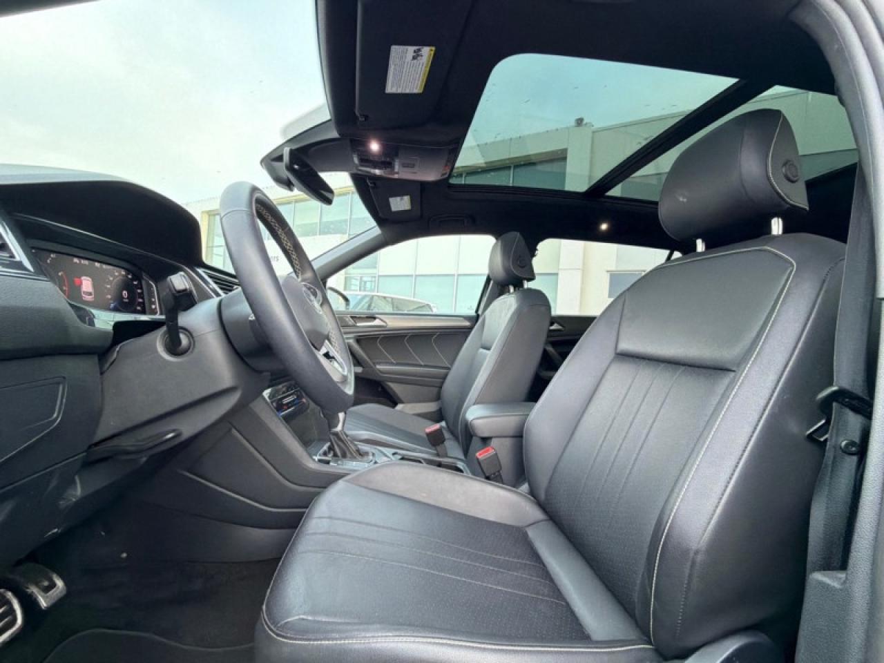 2023 Volkswagen Tiguan Comfortline R-Line Black Edition Photo