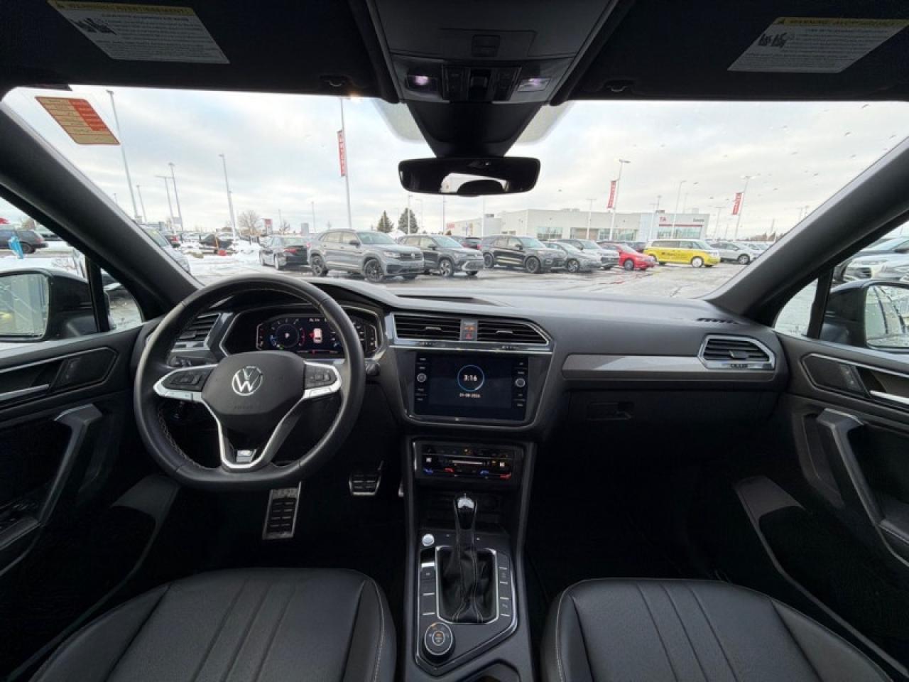 2023 Volkswagen Tiguan Comfortline R-Line Black Edition Photo