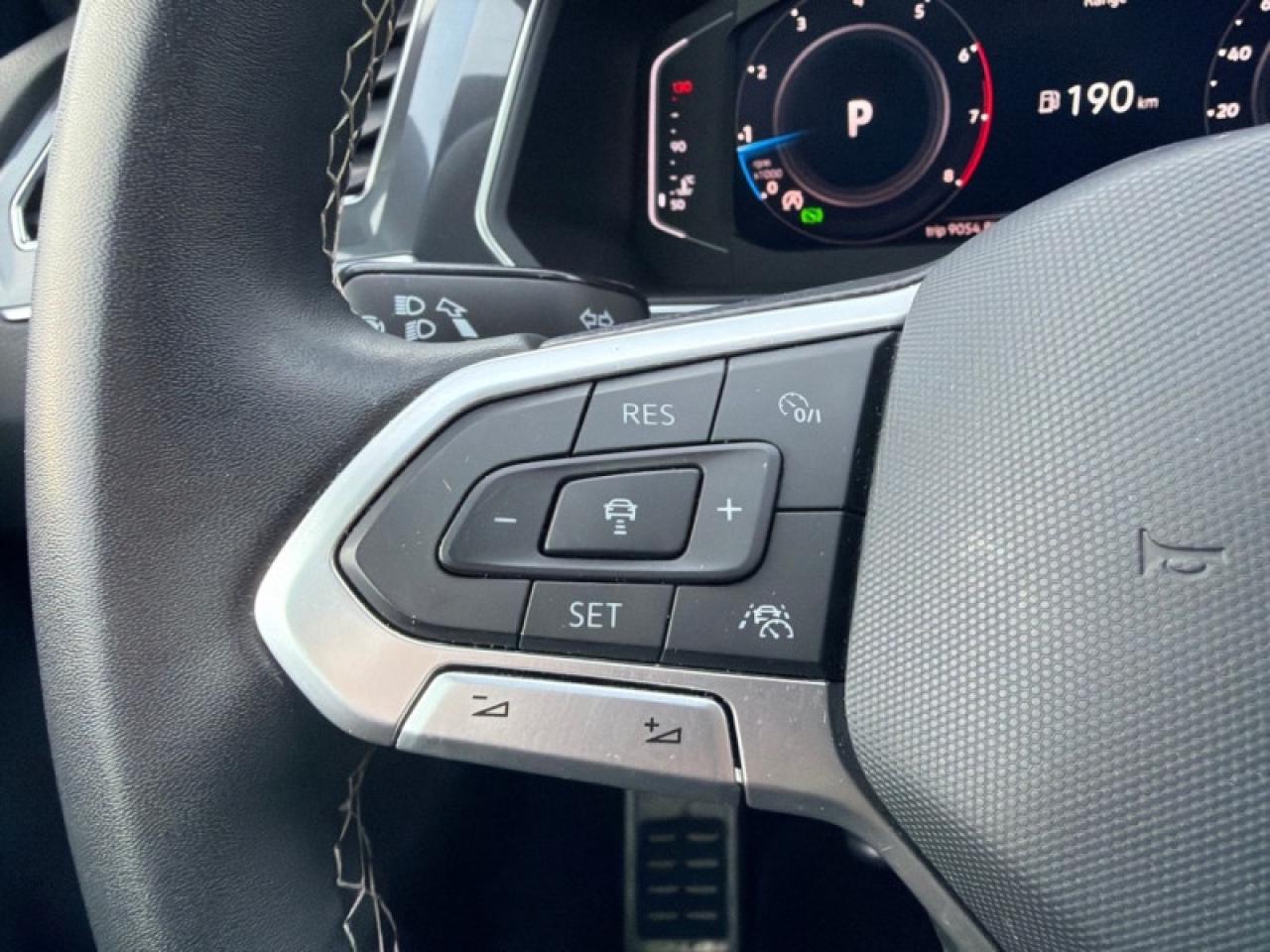 2023 Volkswagen Tiguan Comfortline R-Line Black Edition Photo