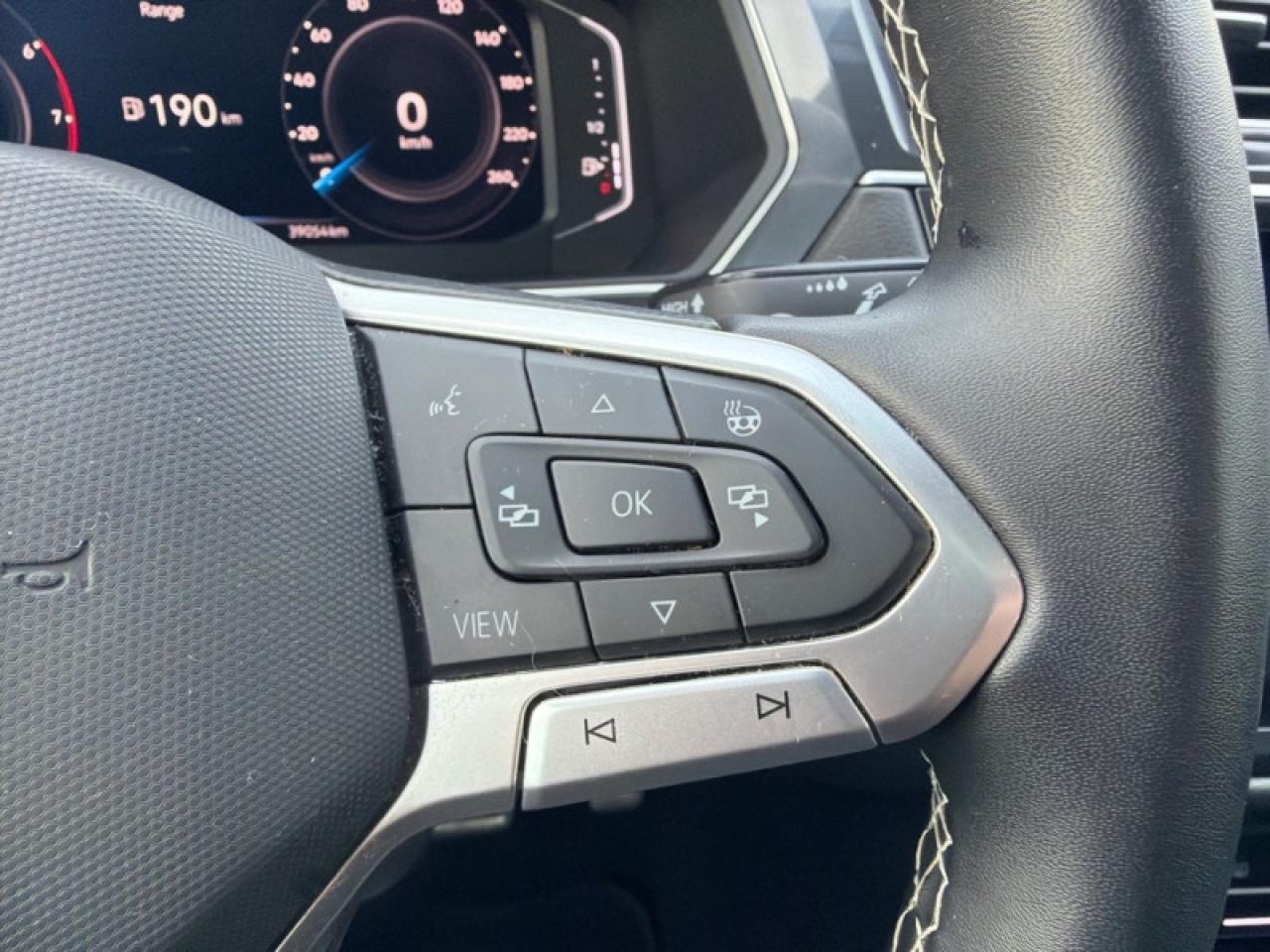 2023 Volkswagen Tiguan Comfortline R-Line Black Edition Photo