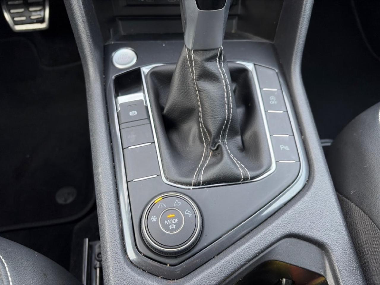 2023 Volkswagen Tiguan Comfortline R-Line Black Edition Photo