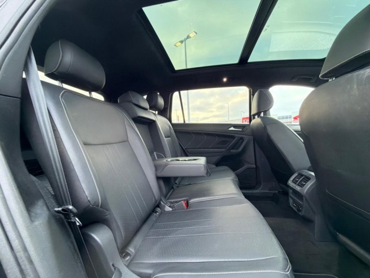 2023 Volkswagen Tiguan Comfortline R-Line Black Edition Photo