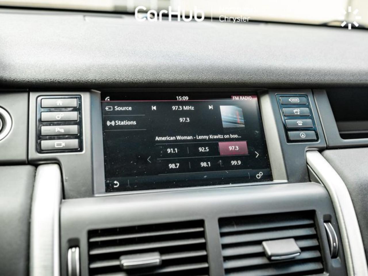 2016 Land Rover Discovery Sport HSE Photo