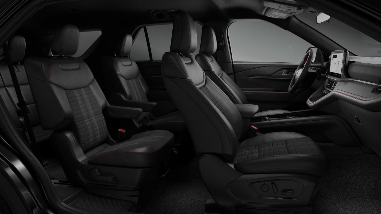 2026 Ford Explorer ST-Line Photo