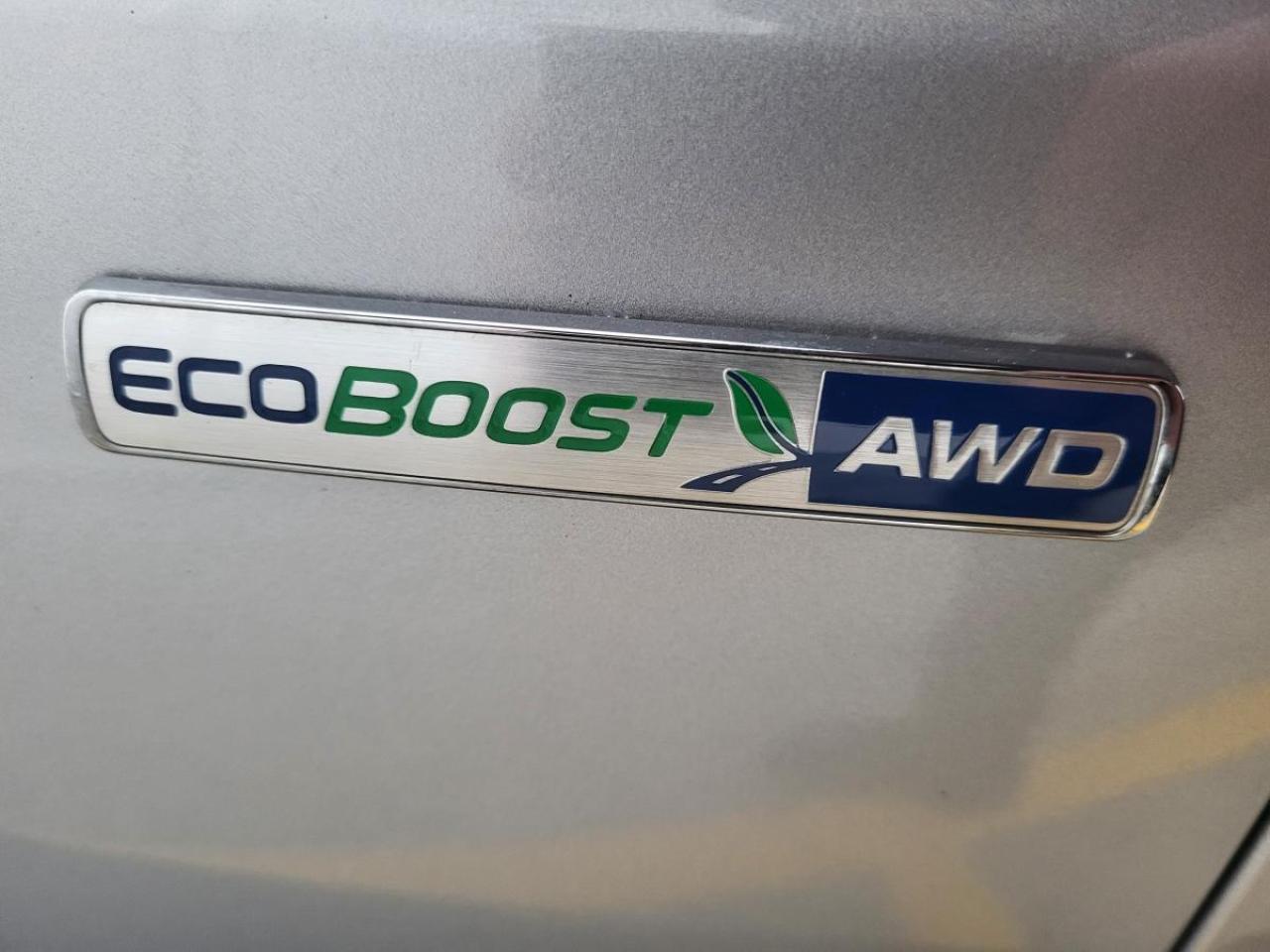 2020 Ford Escape SE AWD Photo