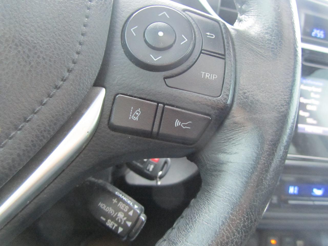 2018 Toyota Corolla SE 54km, LOADED, LTHR, CERTIFIED+WRTY $18990 Photo