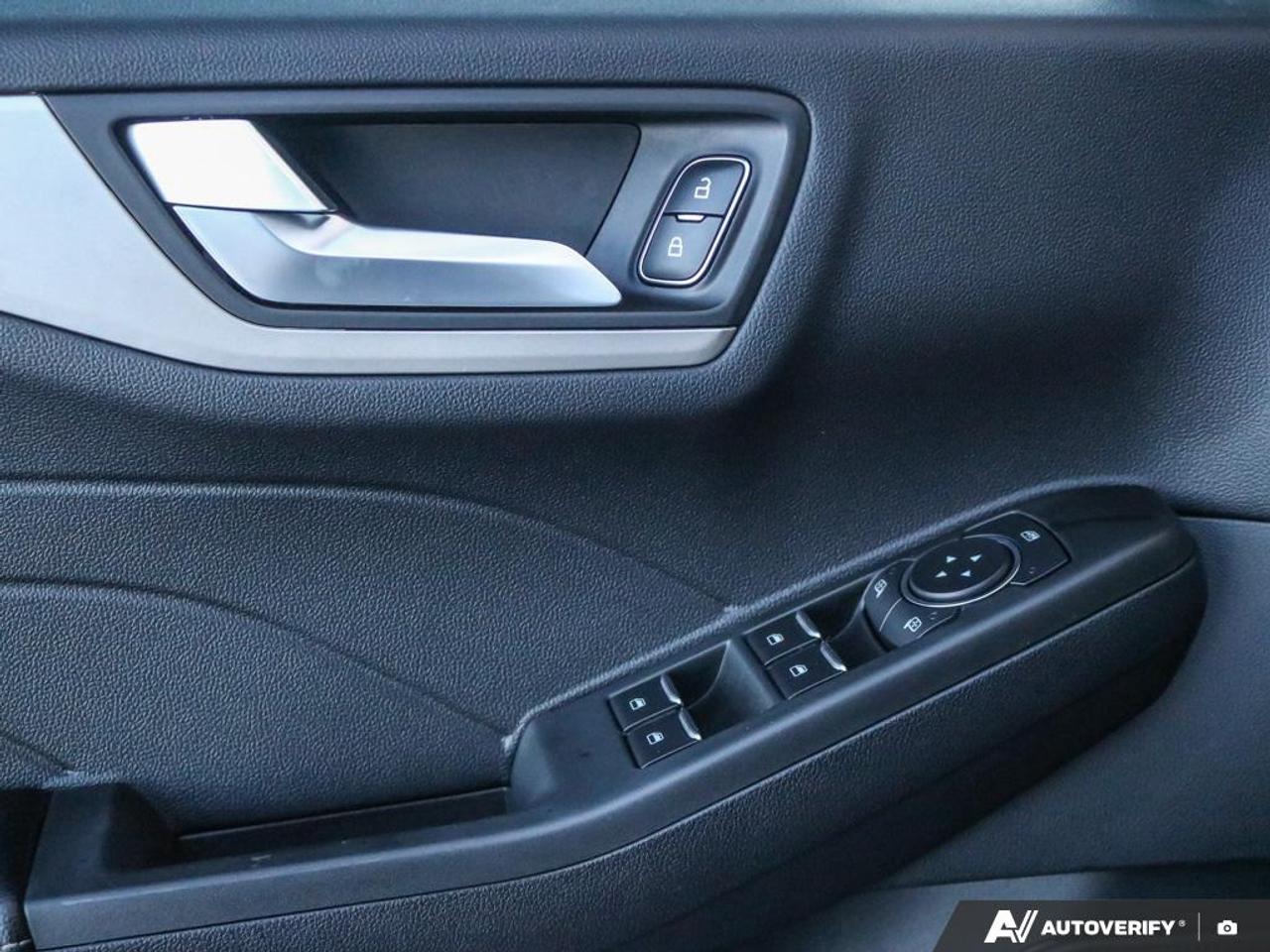 2021 Ford Escape SEL Photo