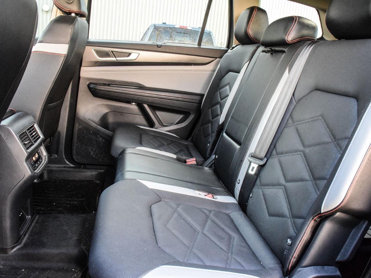 2024 Volkswagen Atlas Peak Edition 2.0 TSI 4MOTION Photo