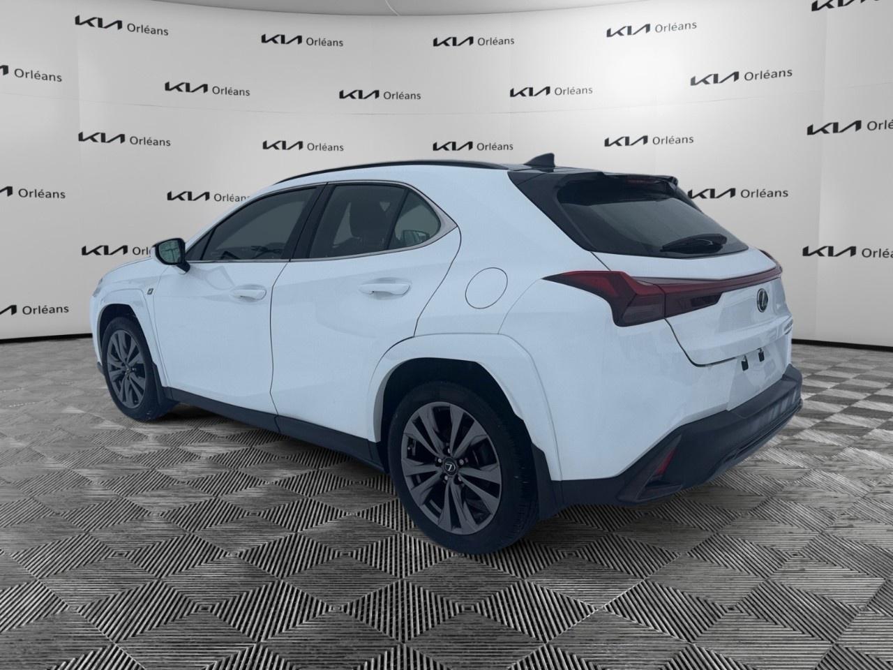 2023 Lexus UX CVT Photo2