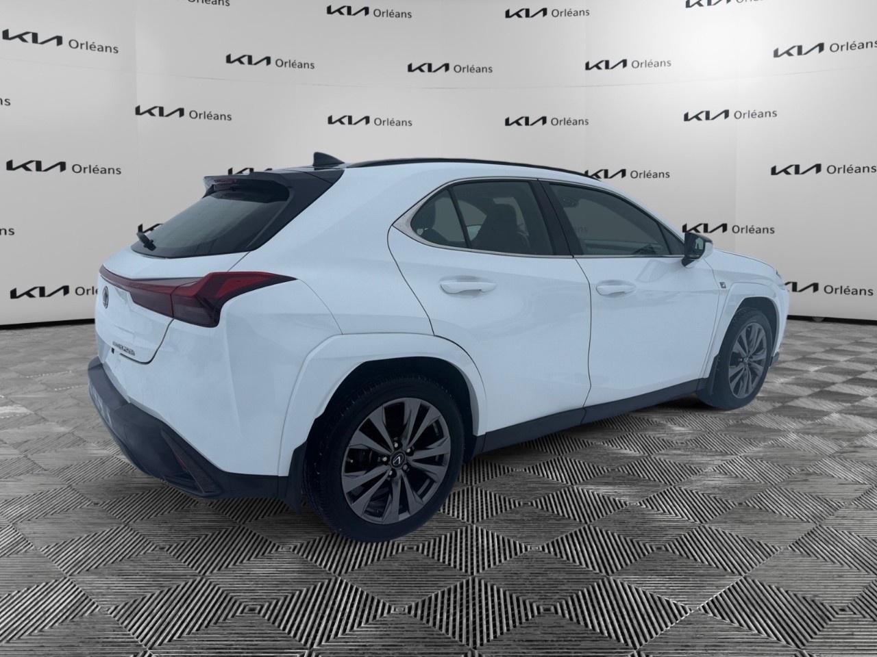 2023 Lexus UX CVT Photo