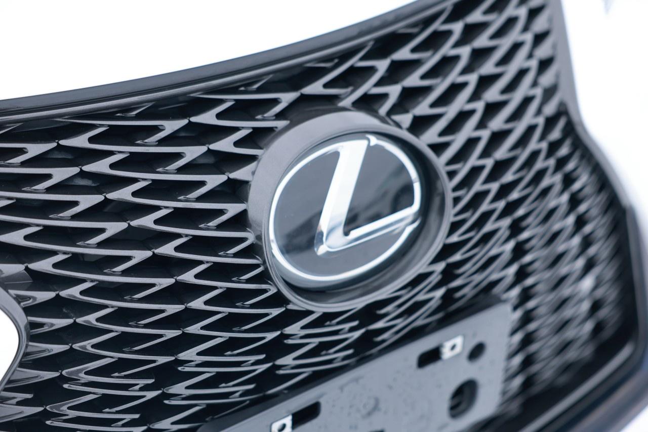 2023 Lexus UX CVT Photo