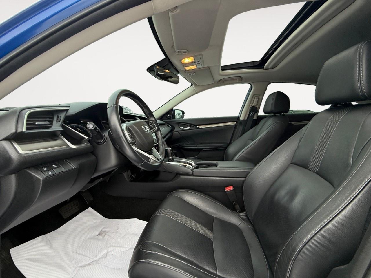 2019 Honda Civic Sedan TOURING CVT SEDAN Photo