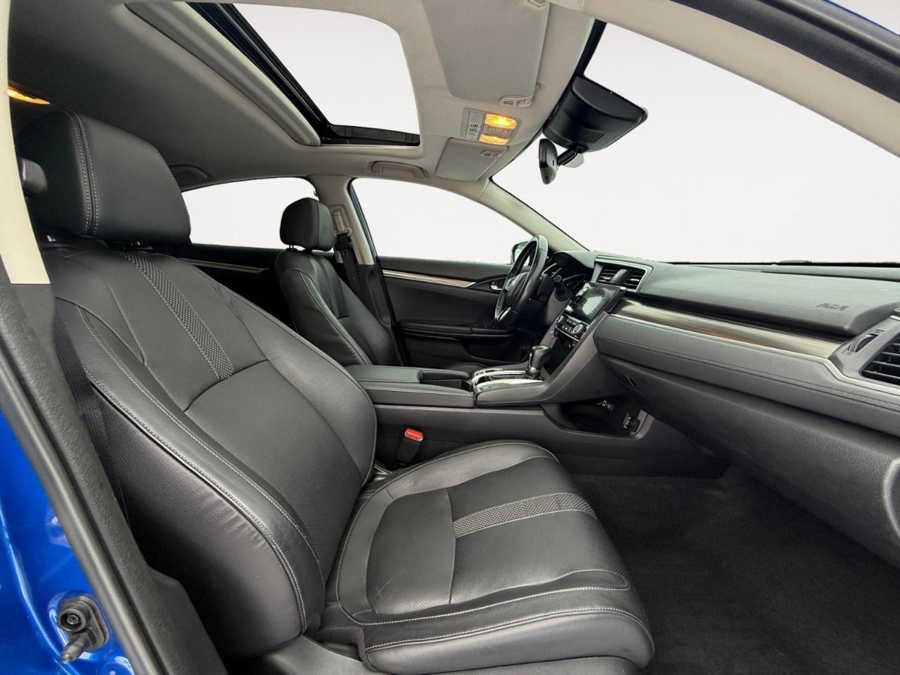 2019 Honda Civic Sedan TOURING CVT SEDAN Photo