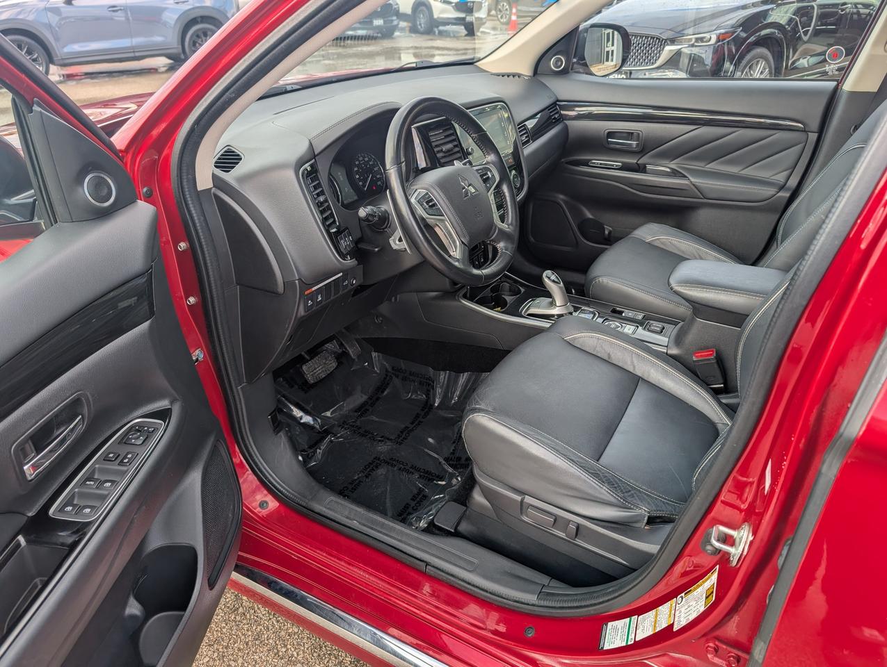 2018 Mitsubishi Outlander Plug-In Hybrid GT Photo