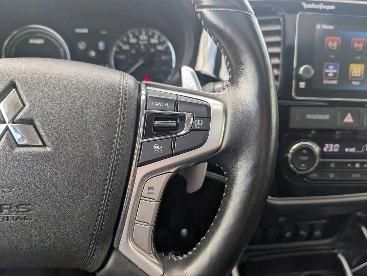 2018 Mitsubishi Outlander Plug-In Hybrid GT Photo